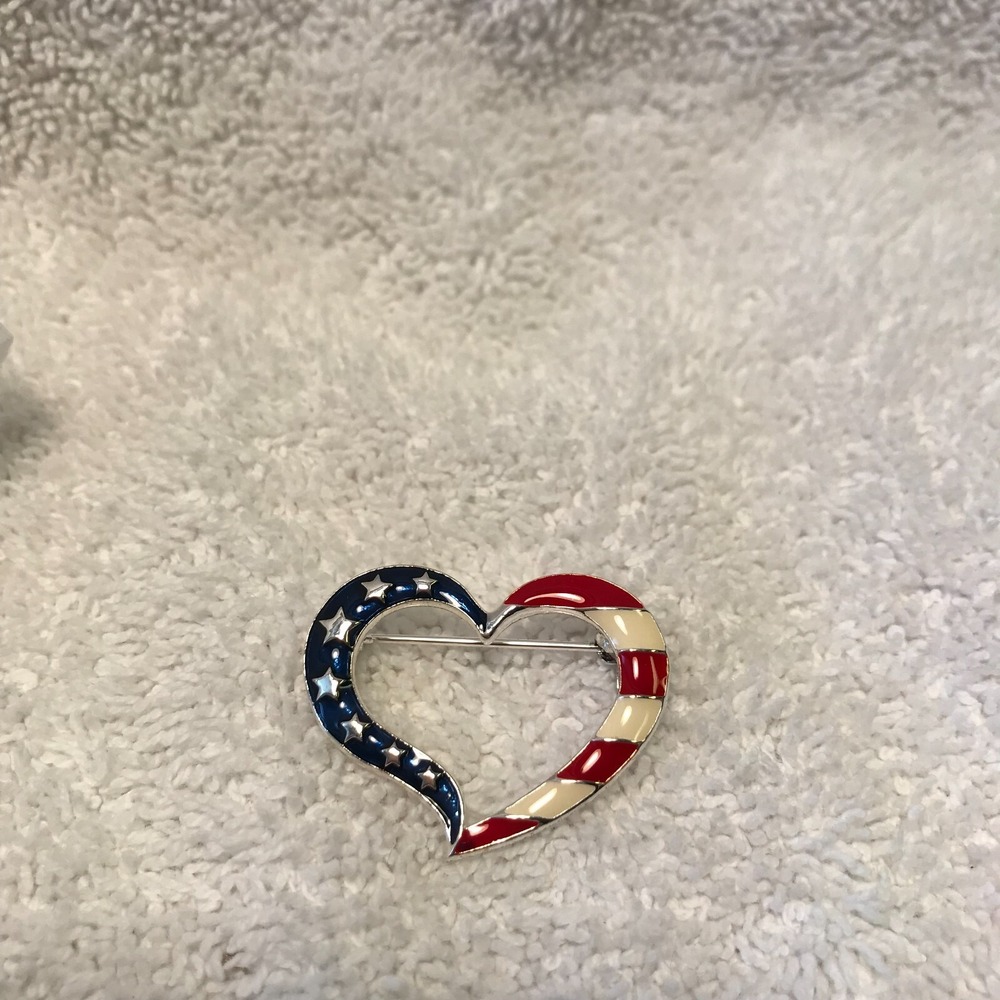 2011 AVON 'Proud to be an American' Tac Pin Patriot Red White Blue - New in Box